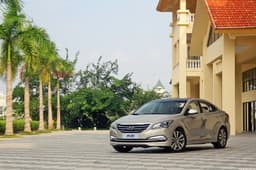 New Hyundai Mistra saloon photo gallery